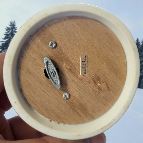 Vtg 96 Bears Decorating Christmas Tree We Wish... Christmas Wind Up Music Box - Picture 8 of 14